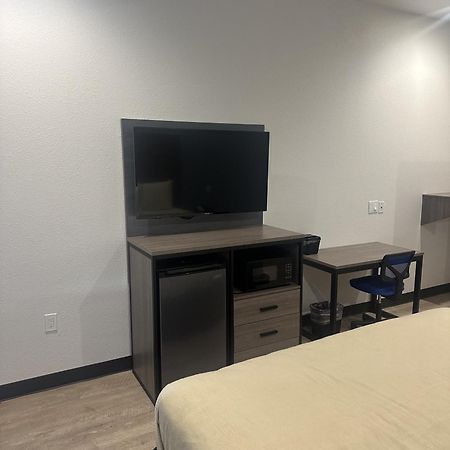 פורט וורת' M&M Inn And Suites מראה חיצוני תמונה
