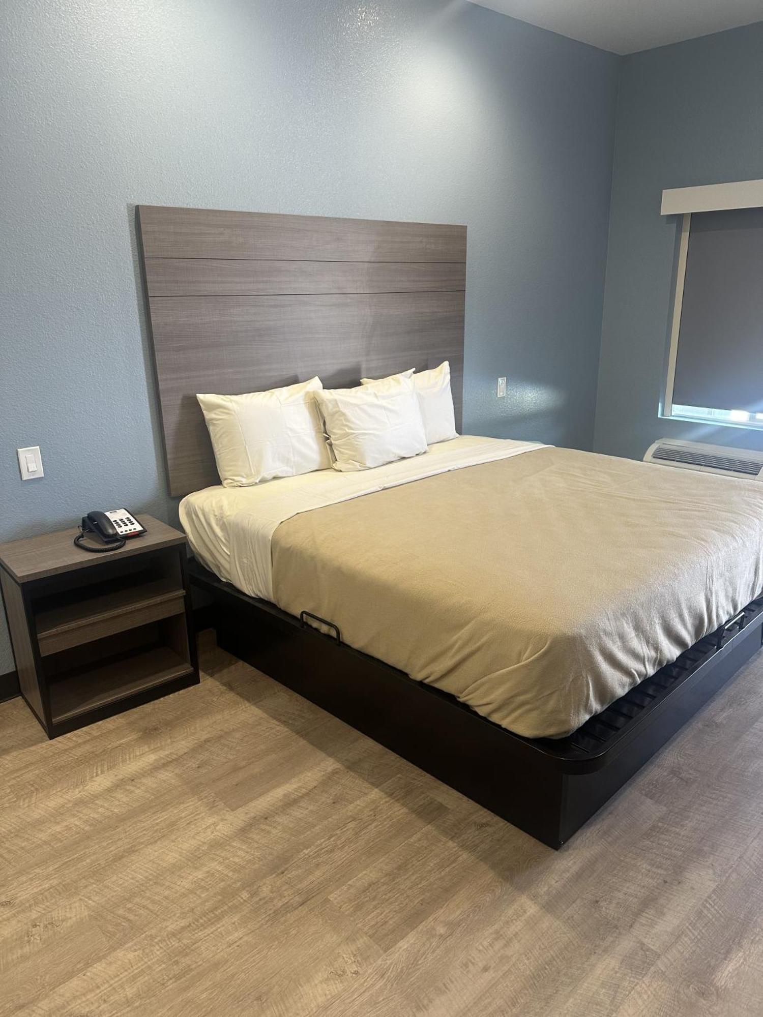 פורט וורת' M&M Inn And Suites מראה חיצוני תמונה